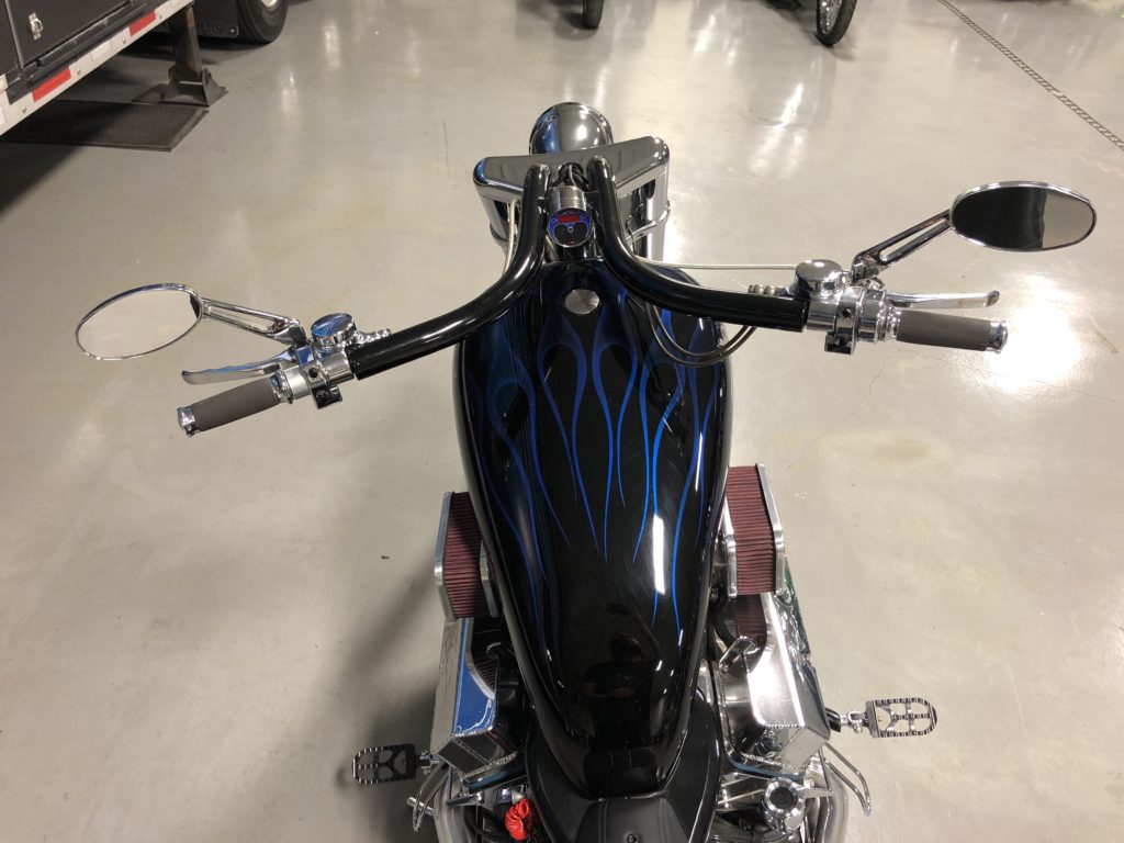 2006 V8  | 350" | Black and Blue - SOLD -